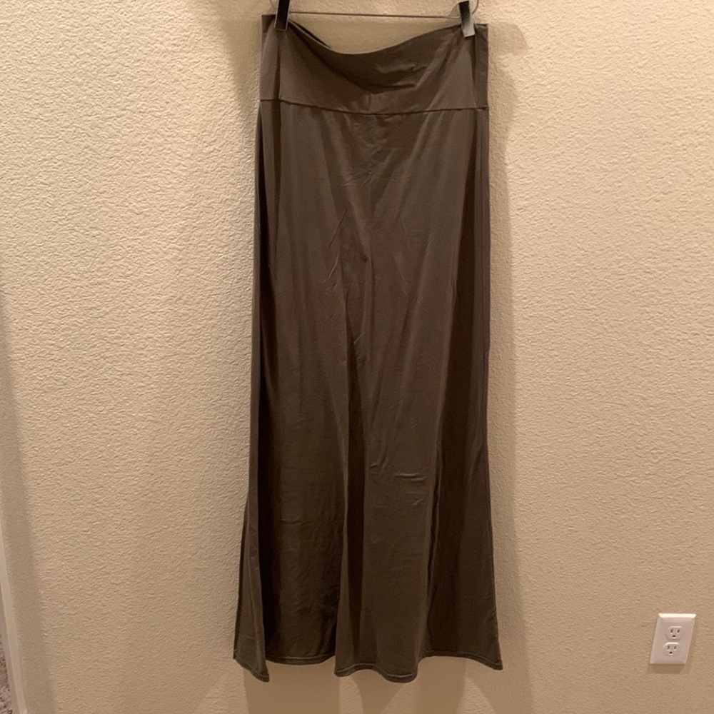 Women’s Solid Hot kiss Maxi Skirt